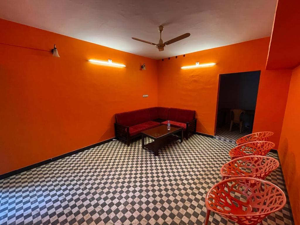 Kalpadiyil Hotel Balarampuram Екстериор снимка