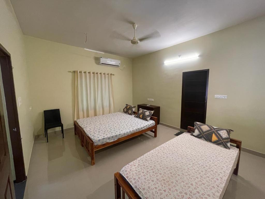 Kalpadiyil Hotel Balarampuram Екстериор снимка